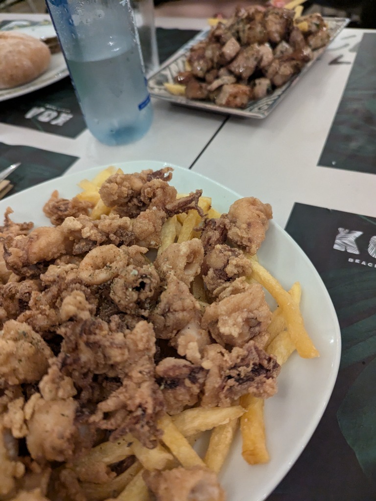Carta de Restaurantes en Cabanas, Koa Beach Club, Chipirones fritos