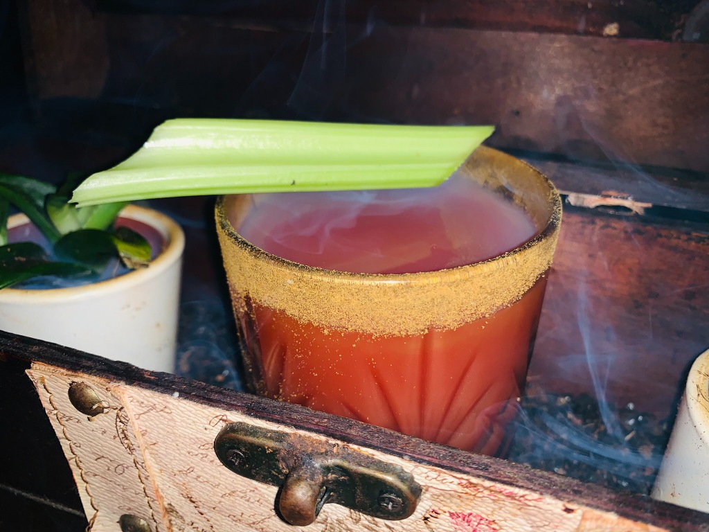 Carta de Coctelerías en Barcelona, Bloody Mary Cocktail Lounge, Ahumadito