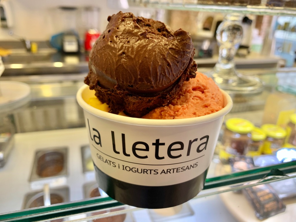 Menu of Ice Cream Shops in Barcelona, La Lletera de Gràcia Gelats Artesans, Chocolate extra dark