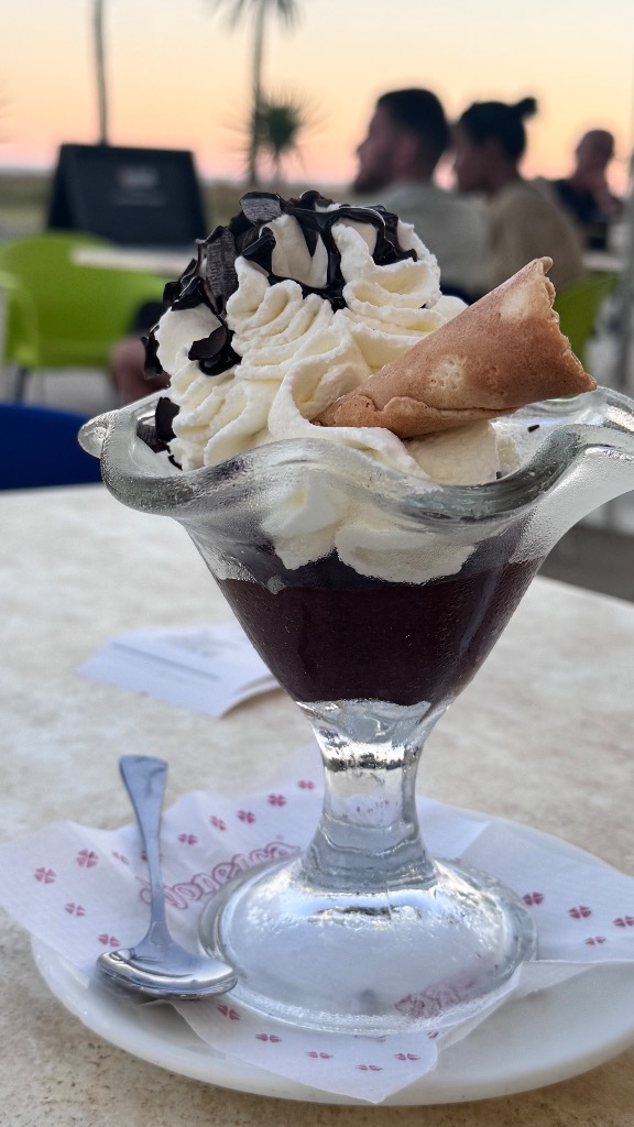 Valoración y opiniones de comida y bebida en Comarruga, La Jijonenca, Helado chocolate