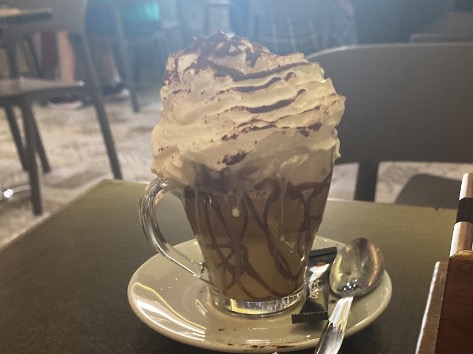 Carta de Pastelerías en Murcia, Confiteria Pasteleria La bombonera / Ceuti, Capuchino chocolate