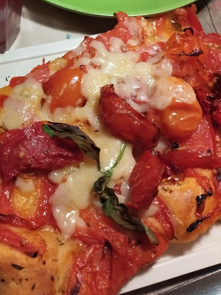 Carta de Restaurantes en Barcelona, Buenas Migas, Focaccia de tres tomates y parmesano