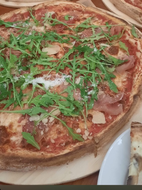 Carta de Pizzerías en Murcia, La Pierotti Pizzería - Alfonso X, Capresse