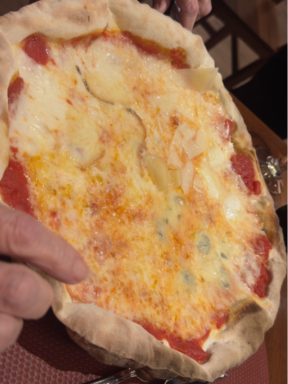 Carta de Pizzerías en Tarragona, Restaurant La Tagliatella, Pizza 7 formaggi