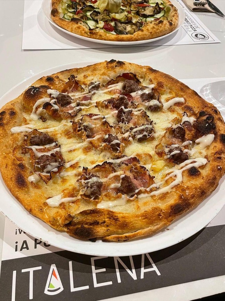 Carta de Pizzerías en Valencia, Italeña pizzeria, 𝐈𝐭𝐚'𝐥𝐨𝐯𝐞𝐫𝐬 👩🏻‍🤝‍👨🏼