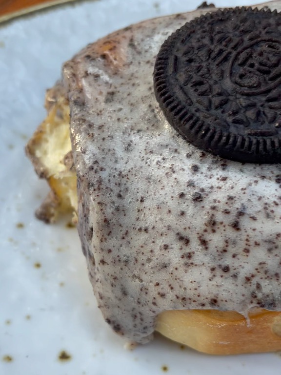 Carta de Cafeterías en Albires, D·Origen Coffee Roasters, Cinnabon roll oreo