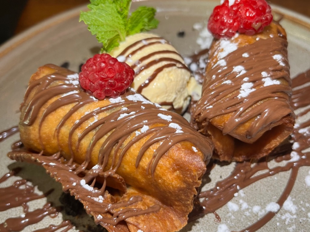 Carta de Restaurantes en Albires, Plaza México, Chimichanga doradita rellena de chocolate y platano caliente