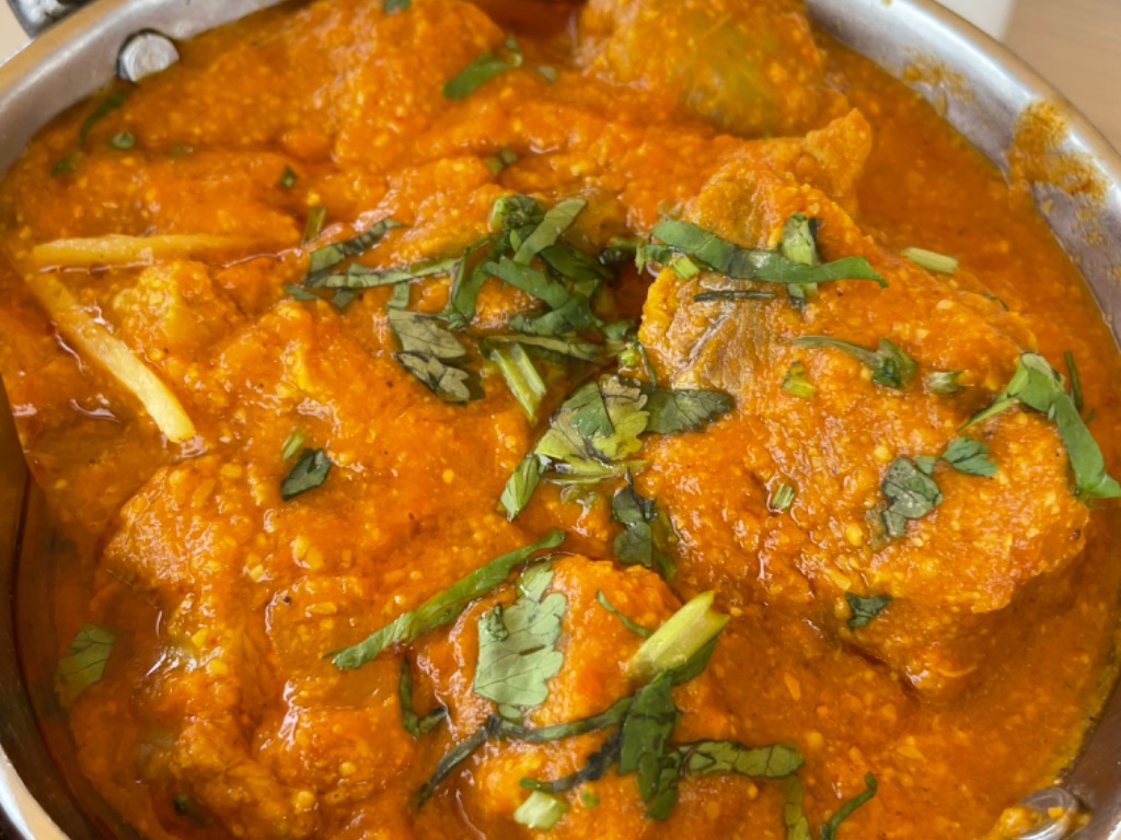 Carta de Restaurantes en Albires, Tiffin, Cordero tikka masala