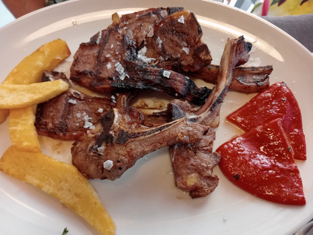 Menu of Restaurants in Alcanadre, Las Brasas de Baco Restaurante Bar, Chuletillas de cordero a la brasa