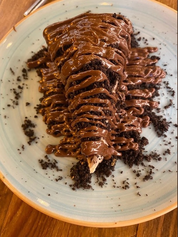 Carta de Restaurantes en Alicante, Circo, Tarta de lotus y Cheesecake de Oreo