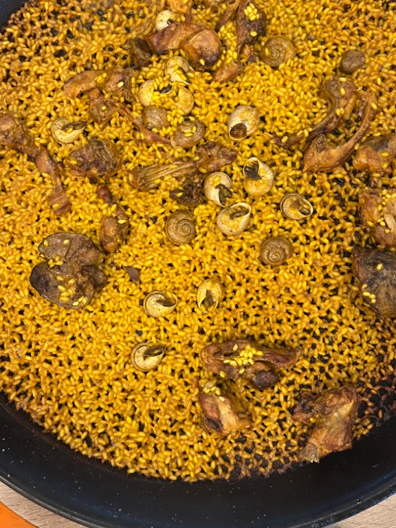 Carta de Restaurantes en Alicante, La Llar Arrós i Brases, Arroz a la leña de conejo y caracoles