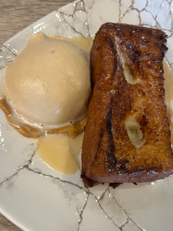 Carta de Restaurantes en Alicante, La Llar Arrós i Brases, Torrija con helado de turrón de jijona