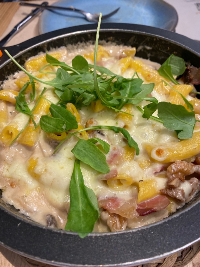 Recomendación gastronómica de Alicante: Pasta gratinada Bianca (Ideal para 2 personas)