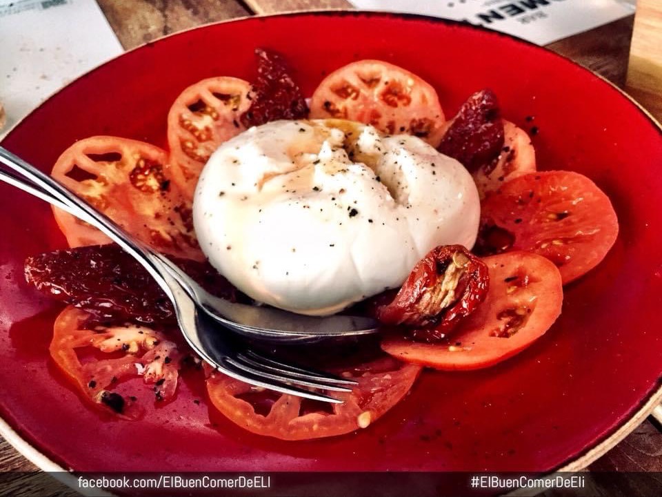 Carta de Restaurantes en Alicante, Moments Bar, Ensalada de Burrata