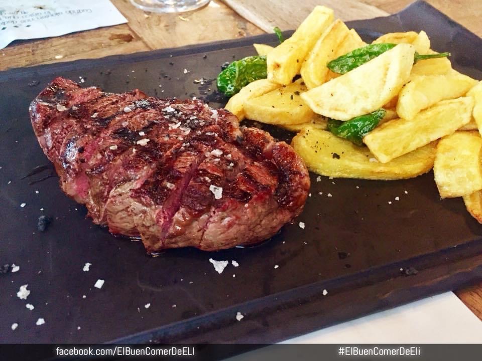 Carta de Restaurantes en Alicante, Moments Bar, Picaña de angus a la brasa con patatitas y pimientos del padrón