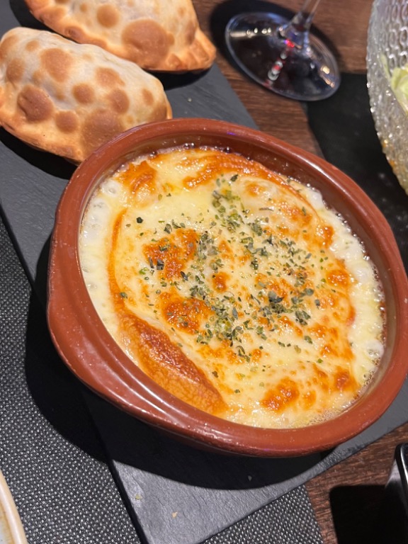 Carta de Restaurantes en Alicante, Muu City Grill, Queso provolone