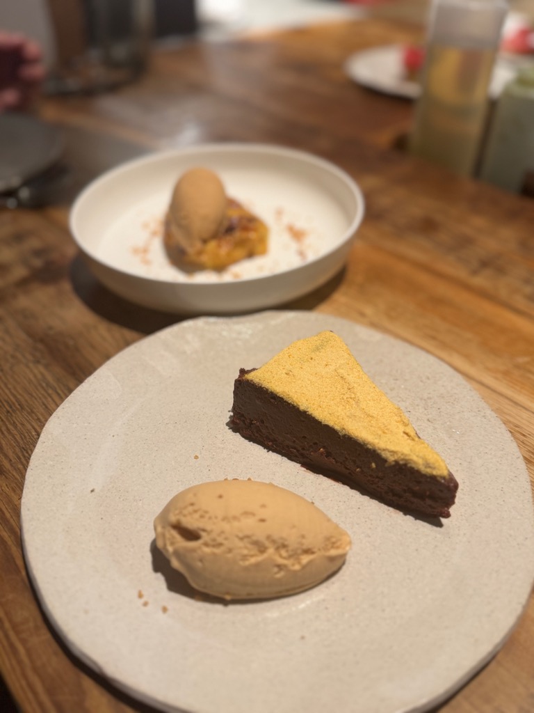 Carta de Restaurantes en Alicante, Open, Tarta de caramelo chocolate y cacahuete