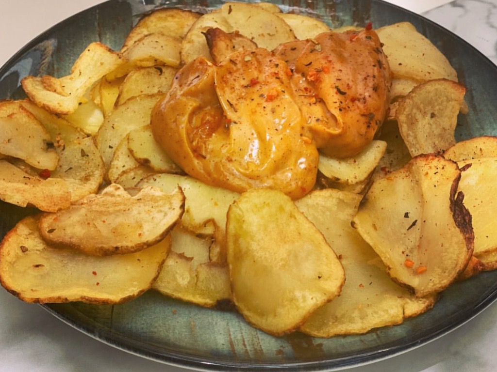 Carta de Restaurantes en Alicante, PIPIRRANA VERMUT, Patatas bravas