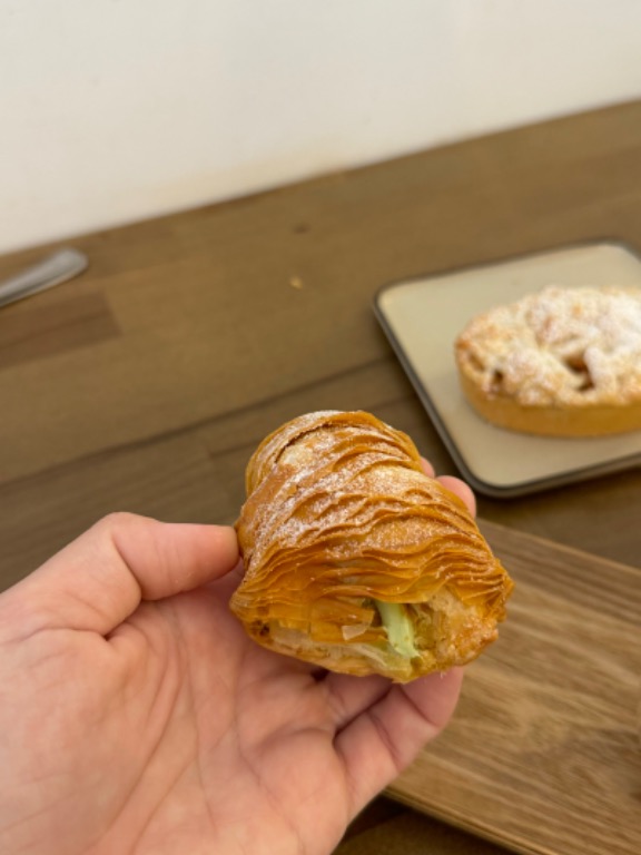 Carta de Cafeterías en Alicante, Point Bianco Caffe, Hojaldre con pistacho