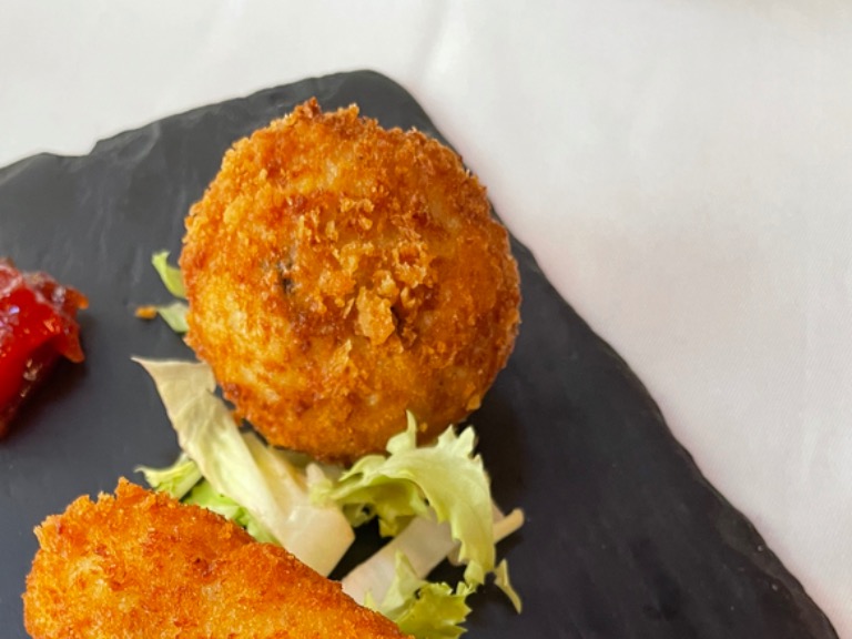 Carta de Restaurantes en Alicante, Restaurante La Tasca Del Barrio, Croqueta de boletos y trufa