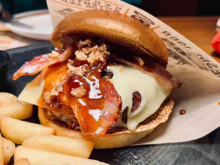Carta de Restaurantes en Alicante, Ribs, Cheese bacon smash