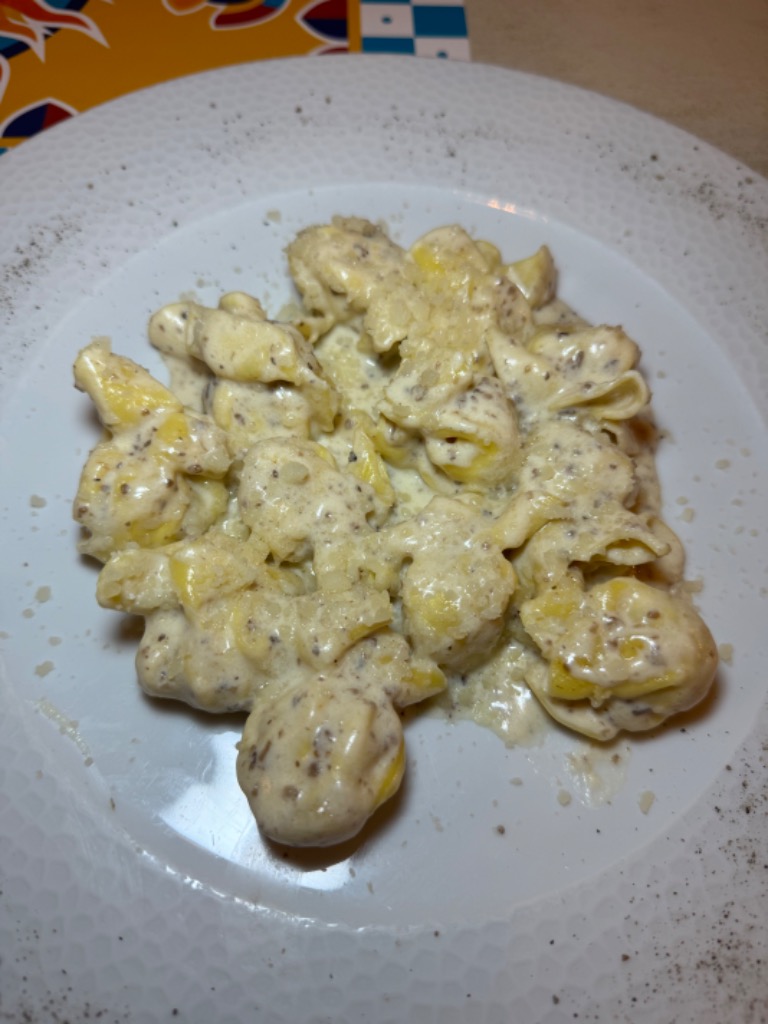 Carta de Restaurantes en Altea, La Bottega dei Sapori Altea, Pasta rellena de pera, queso y con salsa de trufa