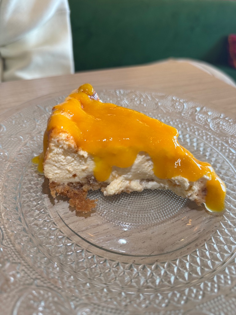 Menu of Restaurants in Altea, Restaurante EL REY, Tarta de queso y mango
