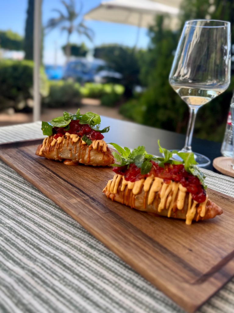 Gastronomy recommendation in Altea: Empanadilla con embutido