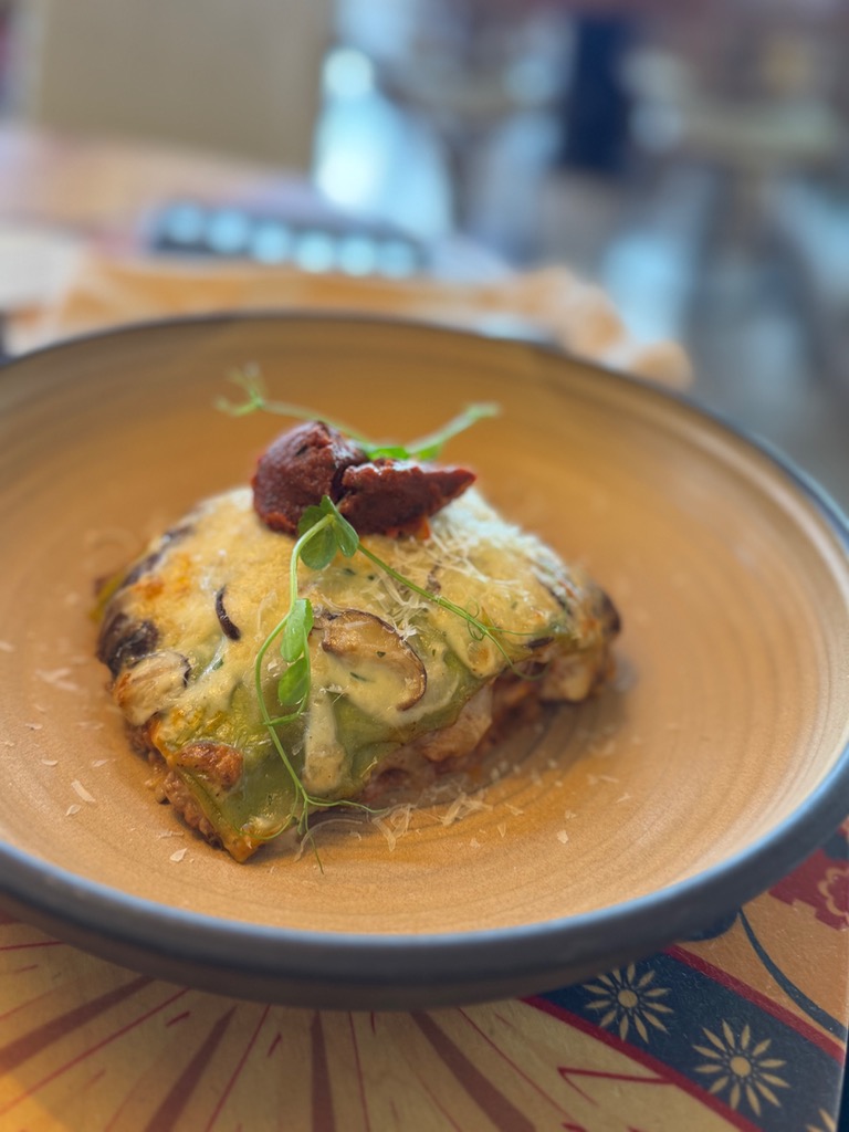 Gastronomy recommendation in Altea: Lasaña de carne con tomate seco y parmesano