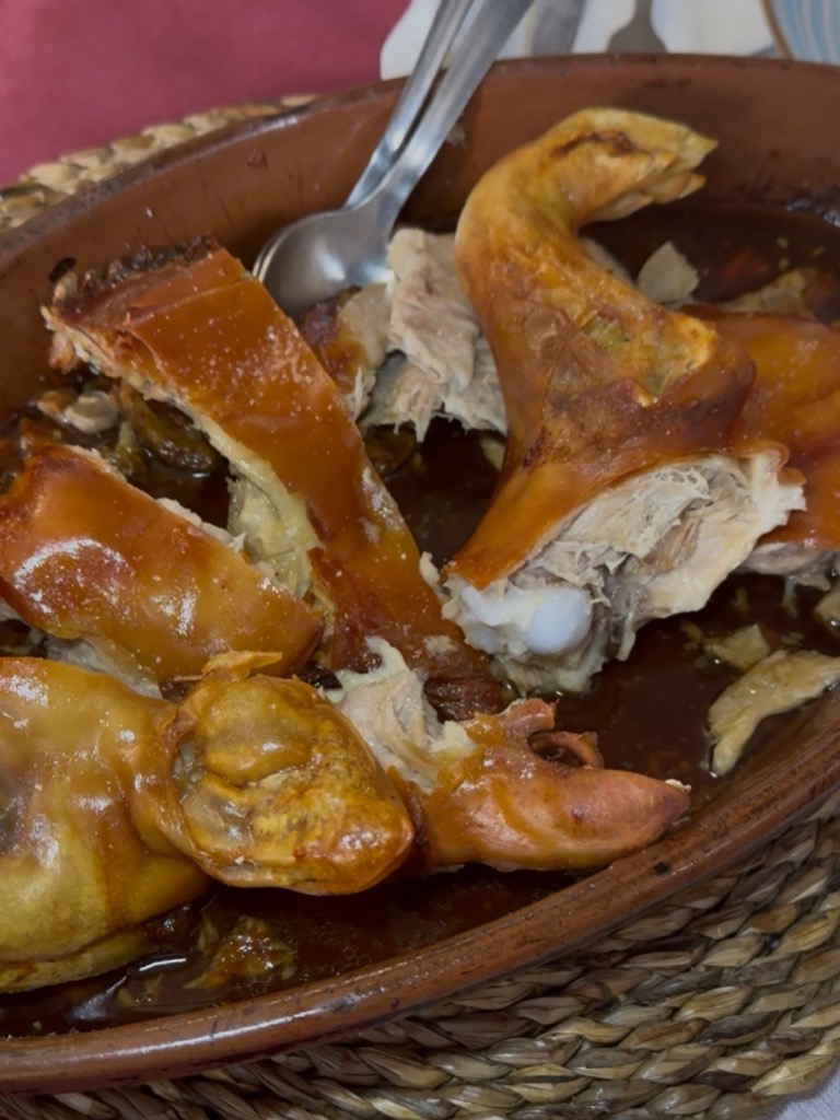 Carta de Restaurantes en Añézcar, Txikottxikot Bar restaurante, Gorrín asado en horno de leña D.O Segovia