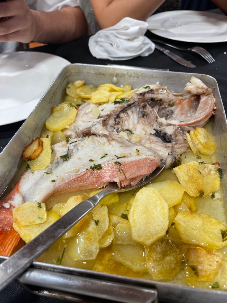 Carta de Restaurantes en Antromero, El Hórreo, Virrey al horno con patata panadera