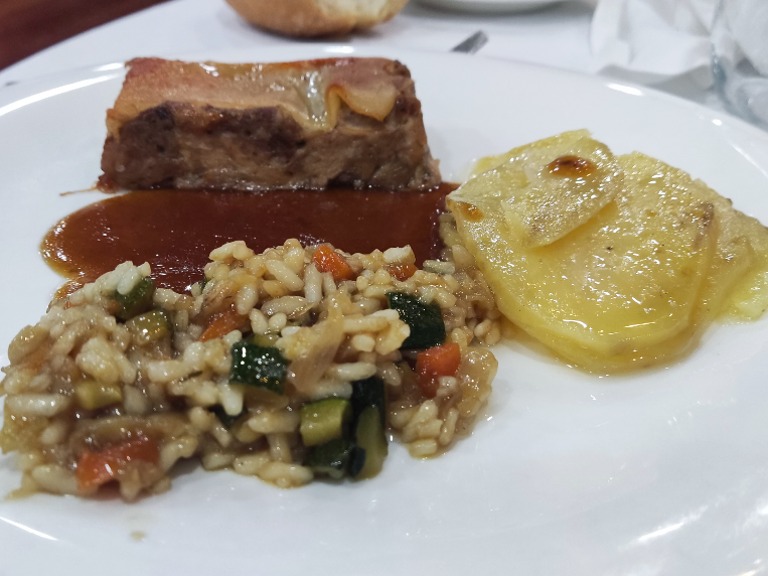 Gastronomy recommendation in Aoiz: Tarrina de Gorrín a baja temperatura con panaderas
