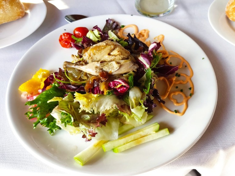 Carta de Restaurantes en Arbizu, Restaurante Camping Arbizu, Ensalada de codorniz con granada