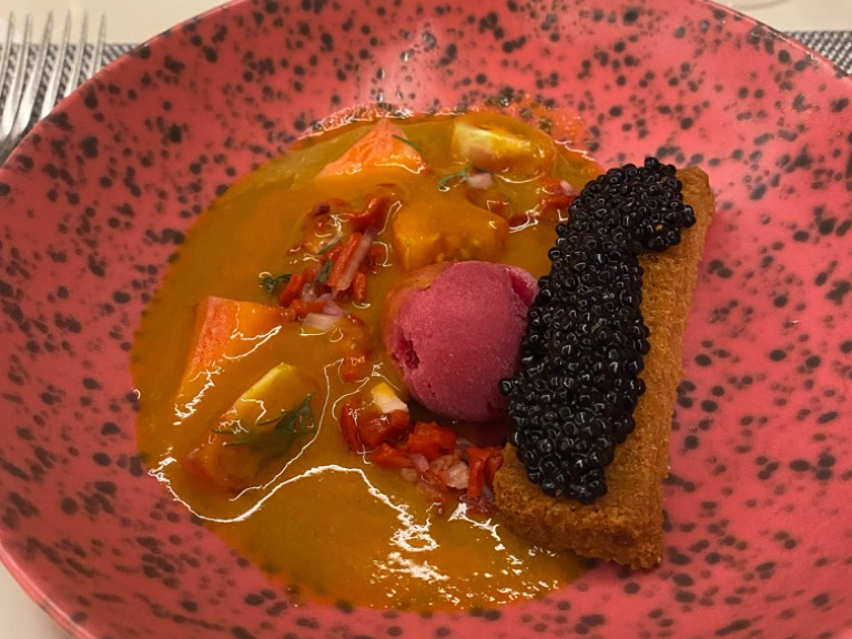 Carta de Restaurantes en Archena, Restaurante El Agua, Gazpacho con sorbete de fresa y hueva