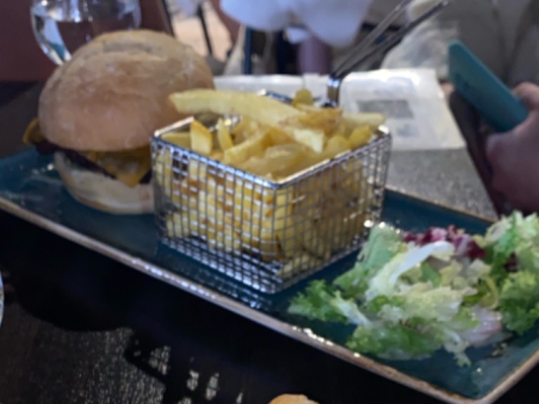 Carta de Restaurantes en Archena, Restaurante El Agua, Hamburguesa De Vacuno Completa en Pan Especial