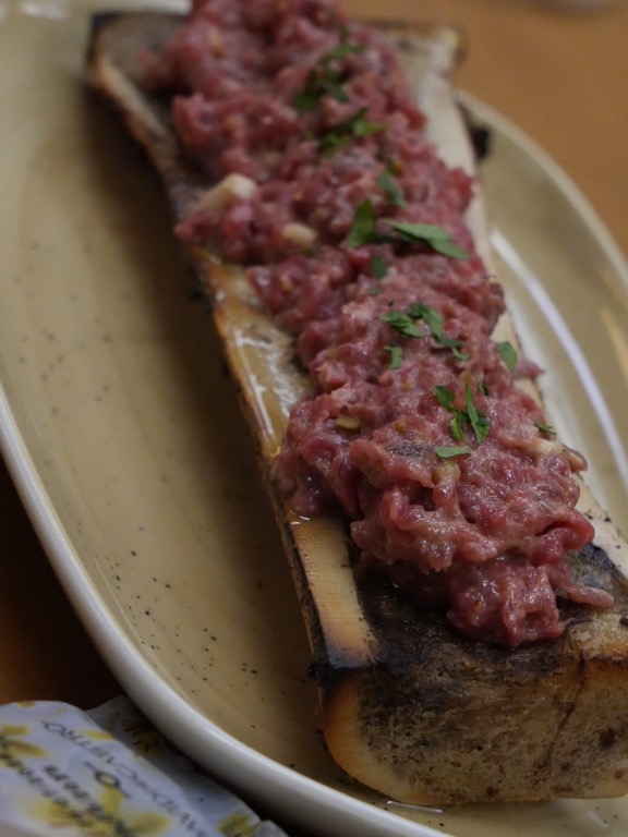 Recomendación gastronómica de Barbastro: Tuétano steak tartar