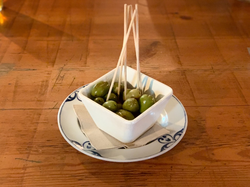 Carta de Restaurantes en Barcelona, 4 Latas Letamendi, Olivas de la abuela