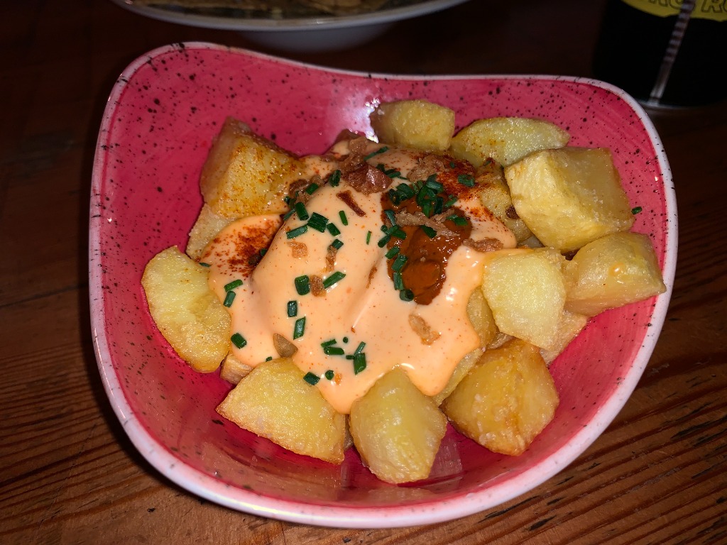 Carta de Restaurantes en Barcelona, 4 Latas Letamendi, Patatas bravas