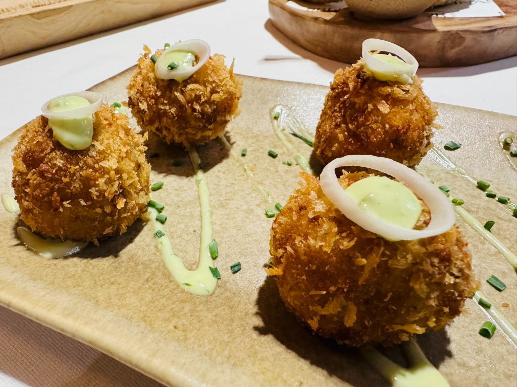 Carta de Restaurantes en Barcelona, 9 Reinas, Croquetas de cecina de vaca con emulsión de verdeo