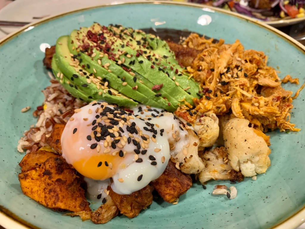 Menu of Restaurants in Barcelona, Avocado, Avocado Box con pollo de corral