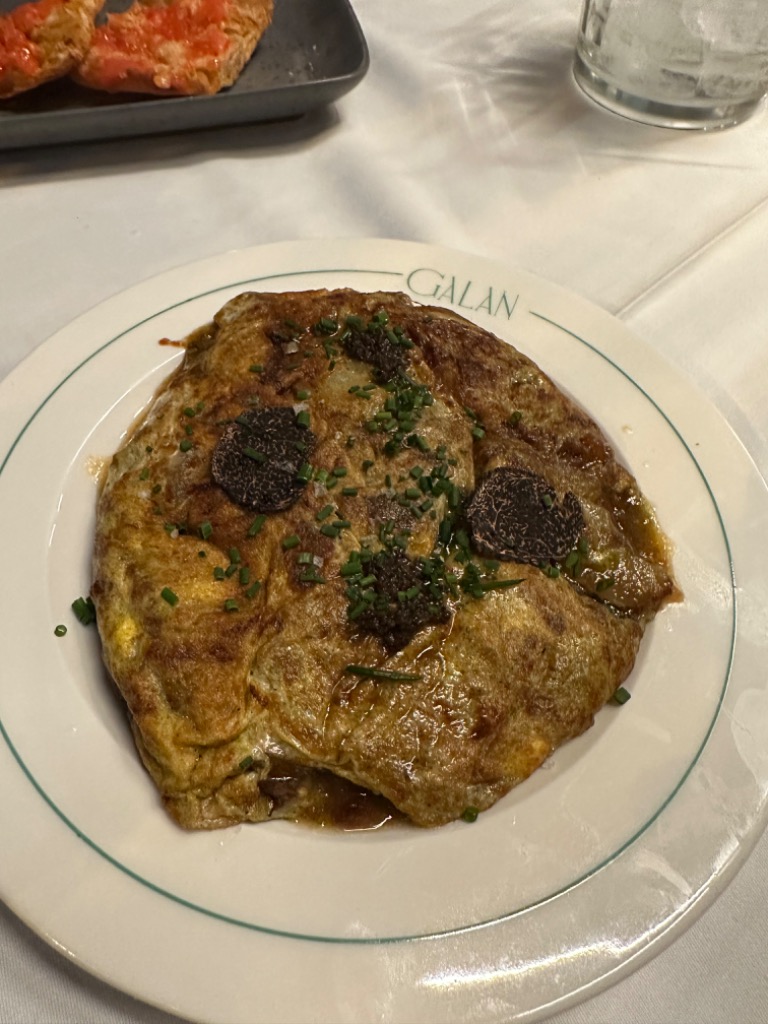 Carta de Restaurantes en Barcelona, Bar Galán, Tortilla a la minute de patata, cebolla y trufa poco hecha