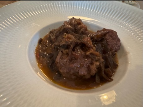 Carta de Restaurantes en Barcelona, Bar Malasang, Albóndigas de corzo con salsa de setas