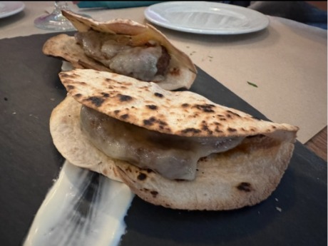 Carta de Restaurantes en Barcelona, Bar Malasang, Quesadillas de ternera en adobo