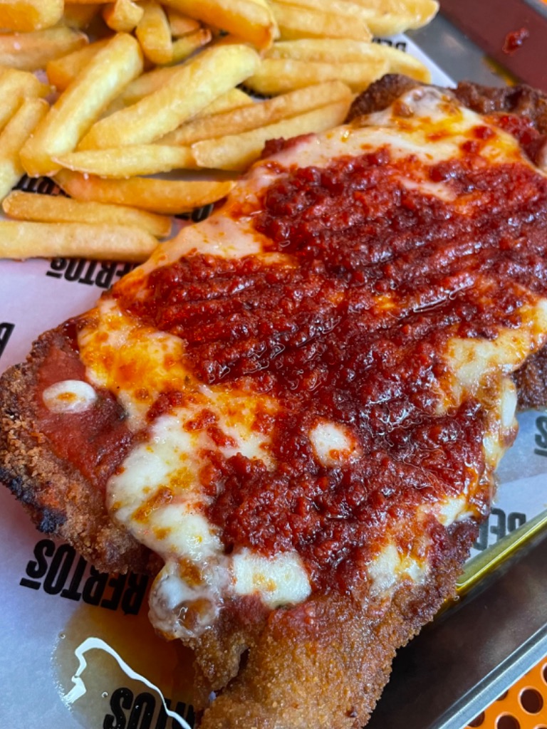 Carta de Restaurantes en Barcelona, Berto's Milanesa, Milanesa de sobrasada, miel y queso
