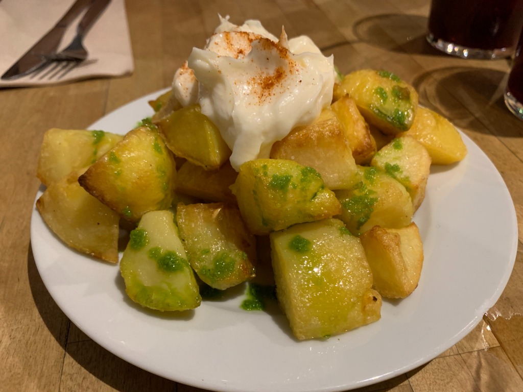 Carta de Bares en Barcelona, Colmado, Bravas Canallas