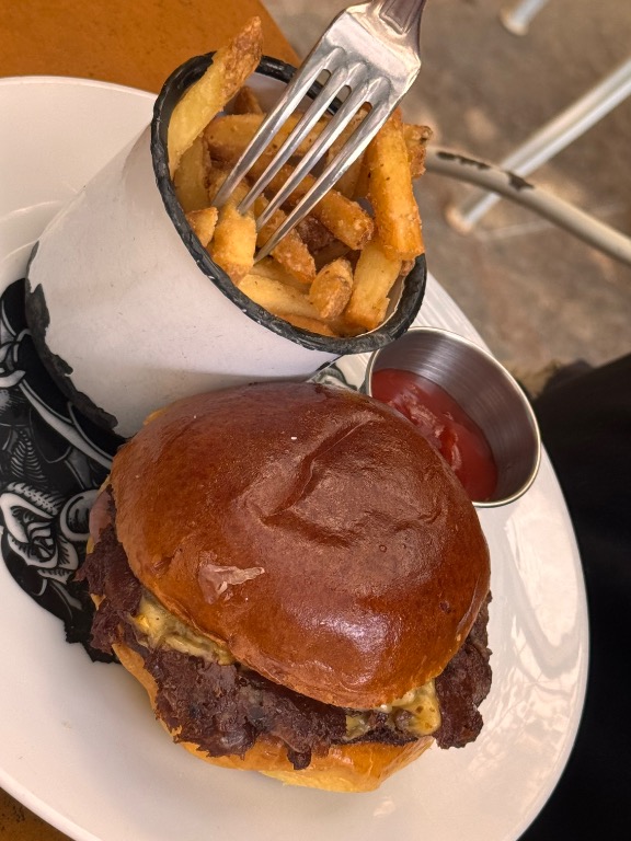 Carta de Restaurantes en Barcelona, Corso Iluzione, Dandy burger
