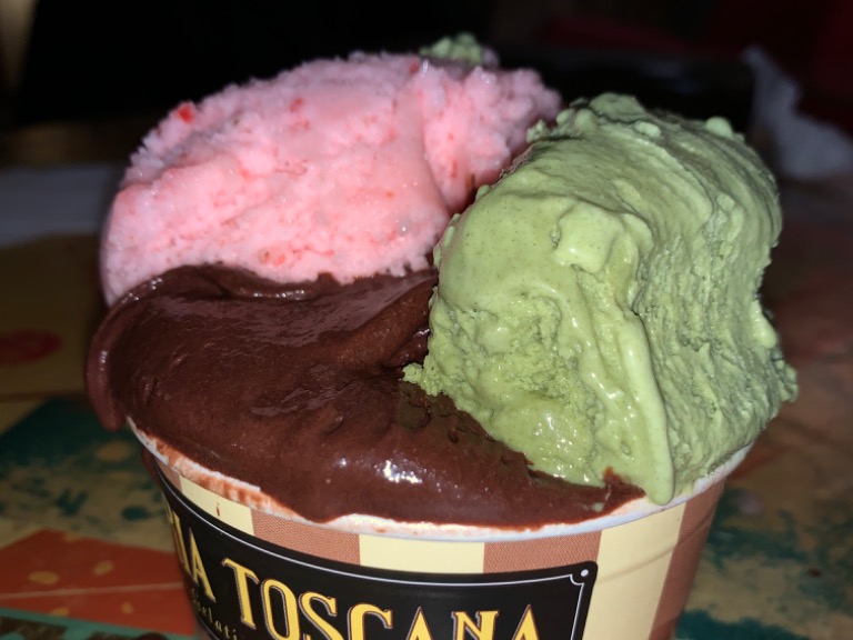 Carta de Heladerías en Barcelona, Cremeria Toscana, Helado de tres bolas