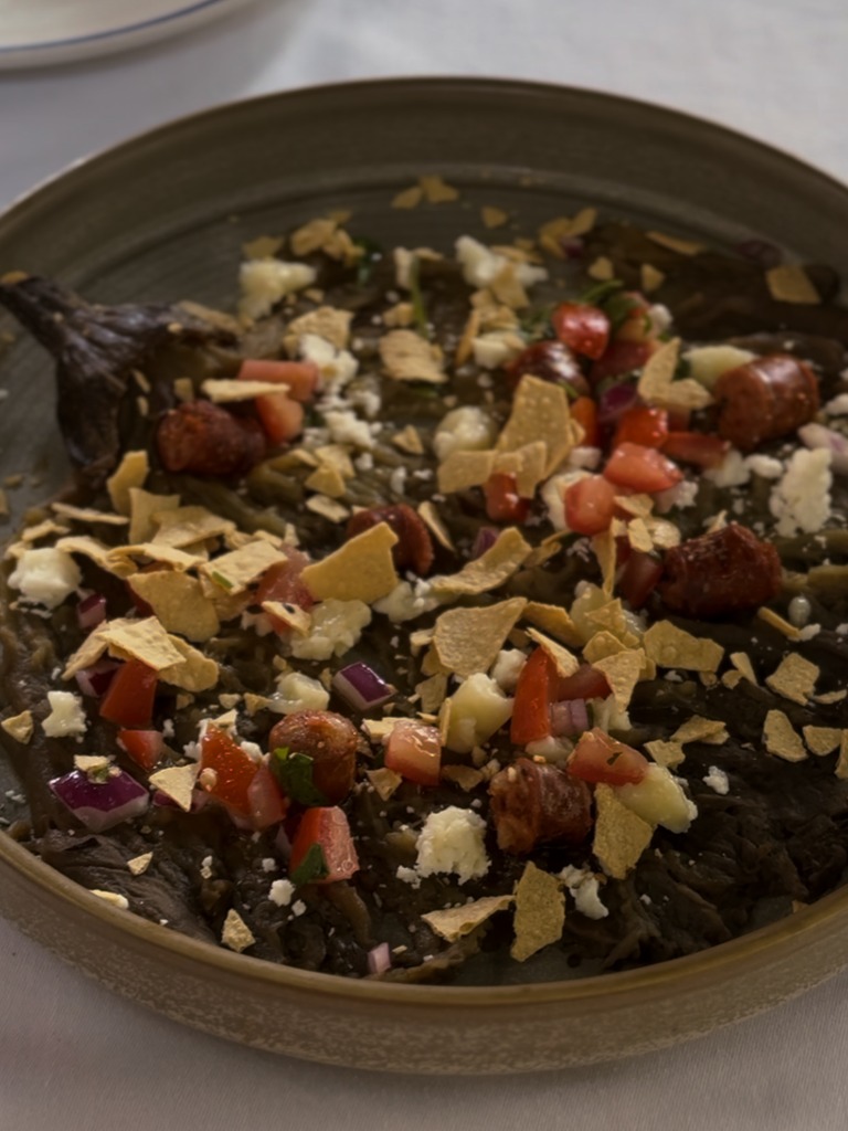 Menu of Restaurants in Barcelona, Flamant, Berenjena asada con virutas de queso de cabra, chistorra crujiente y pico de gallo