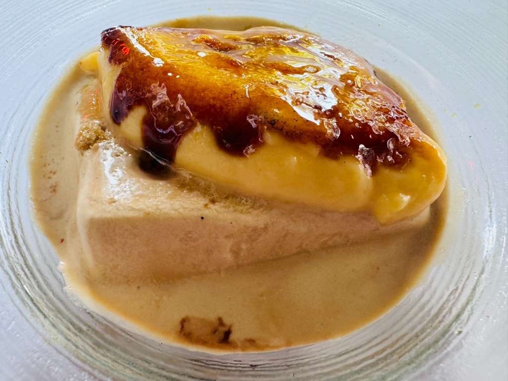 Menu of Restaurants in Barcelona, Flamant, Tim Baon (helado de turrón, crema catalana y salsa de chocolate)