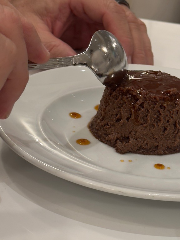 Recomendación gastronómica de Barcelona: Flan de chocolate